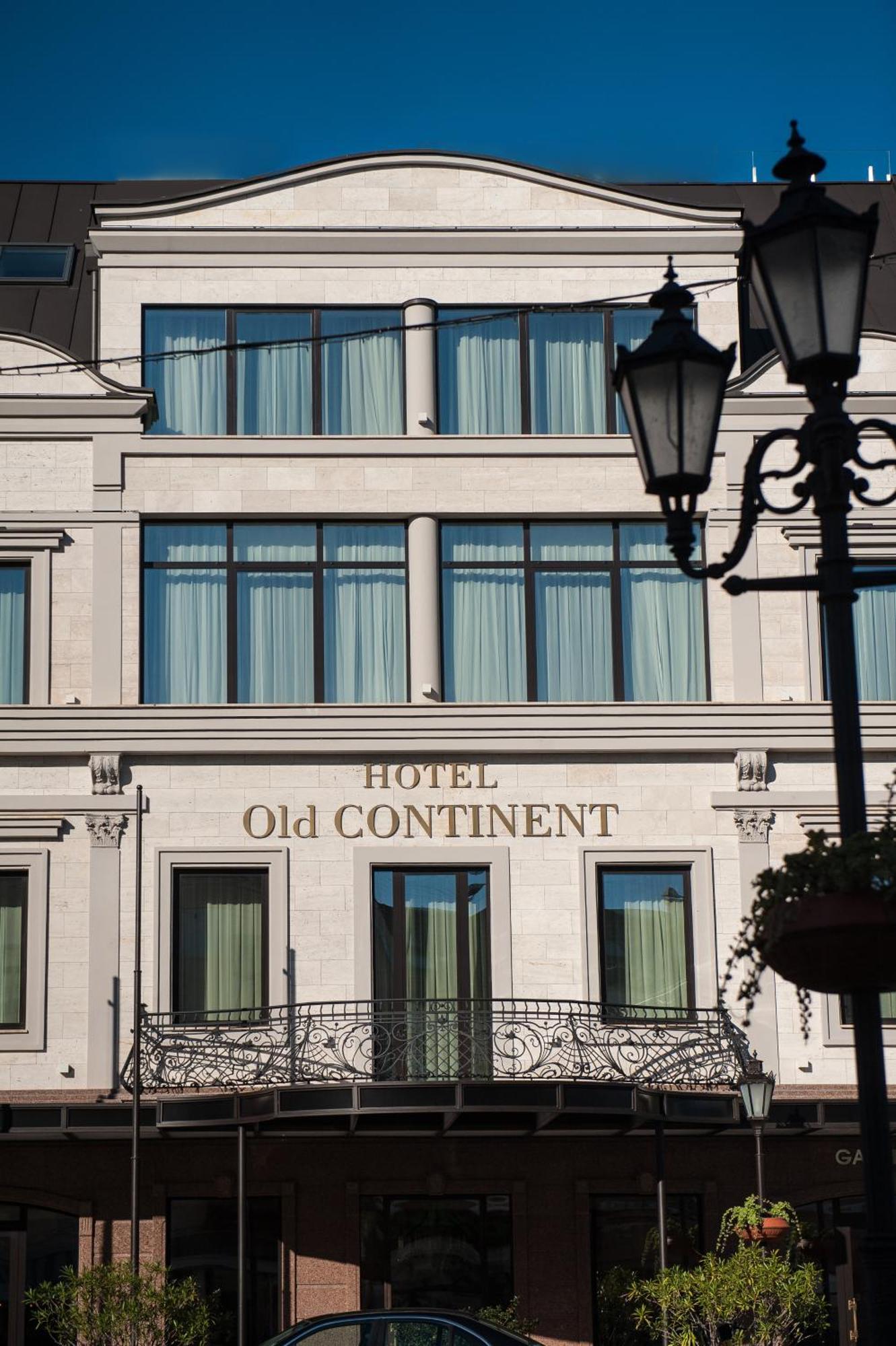 Old Continent Hotel Uzjhorod Exteriör bild
